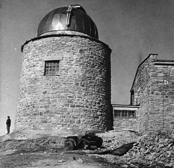 Астрономо-метеорологічна оберваторія на горі Піп Іван